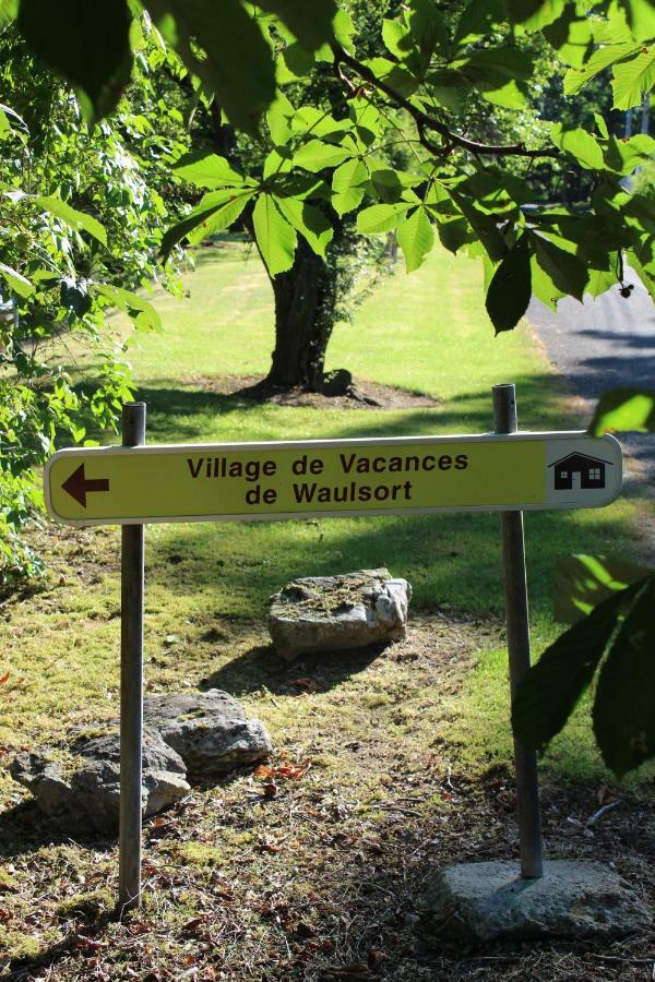 Au Bois Charmant Waulsort Exterior foto